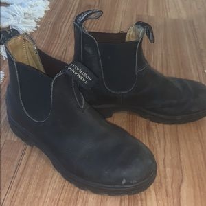 Black blundstones